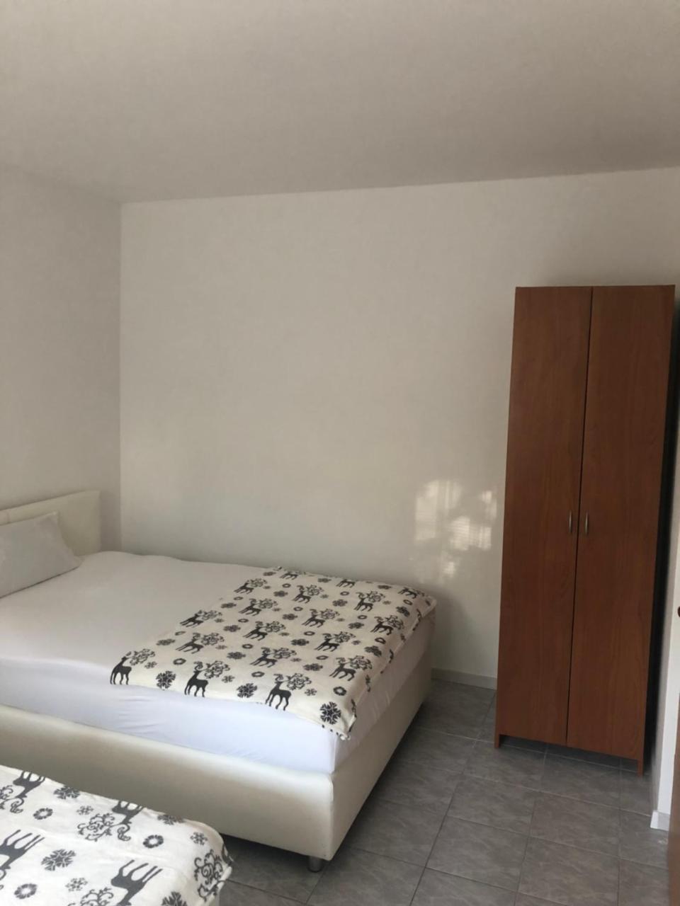 Apartman Ylli Nečujam Εξωτερικό φωτογραφία